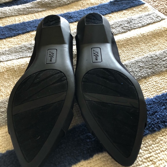 Flats - Picture 2 of 3